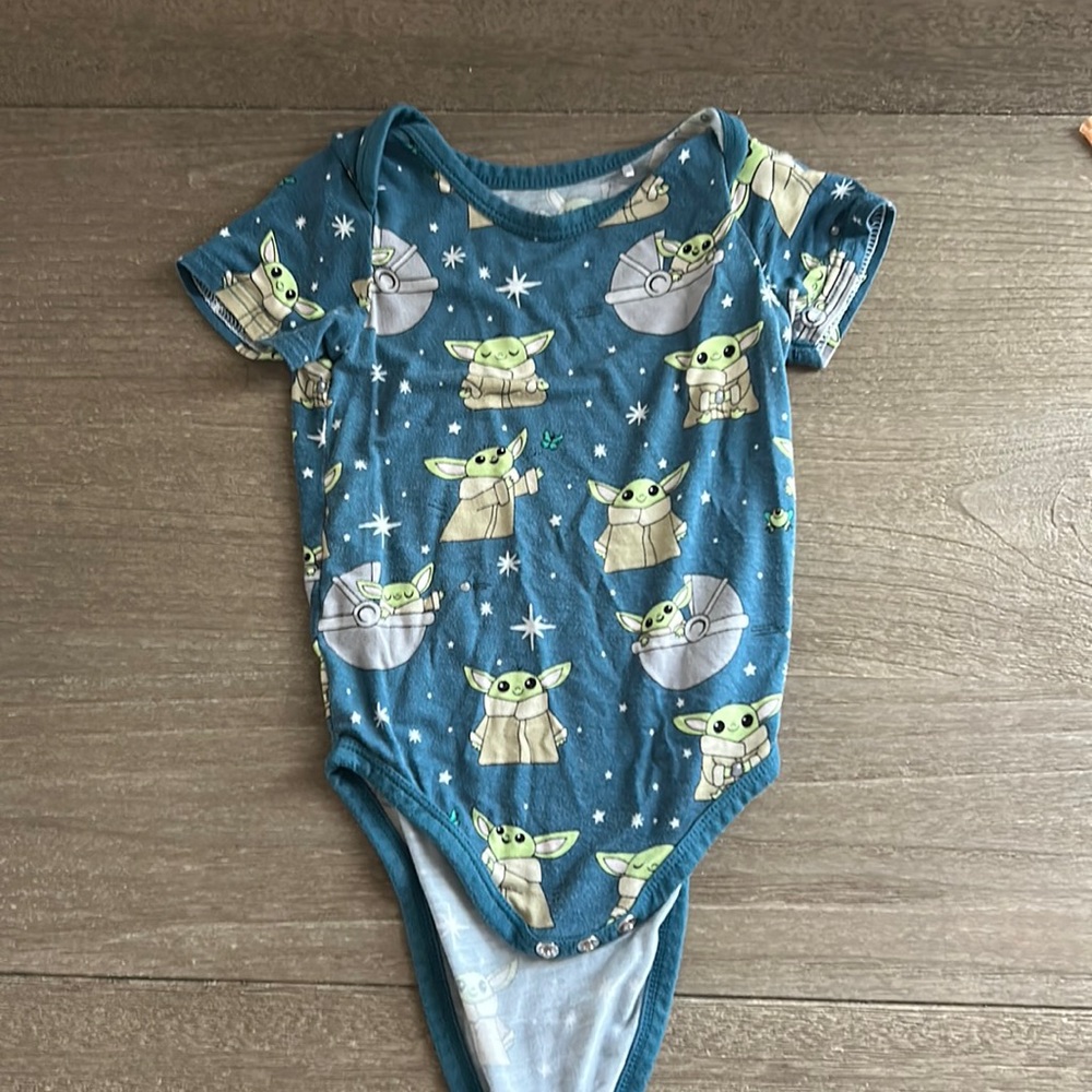 Little sleepier grogu onesie
